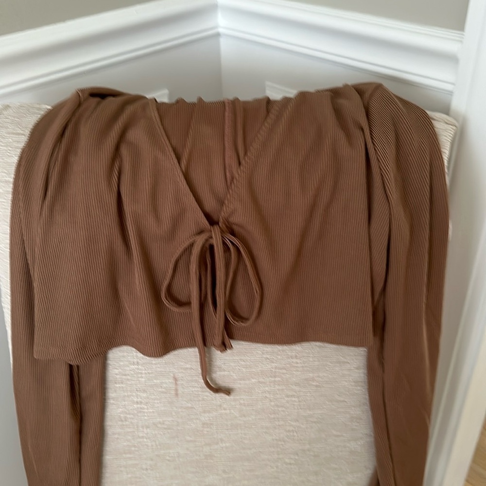 Long sleeve crop top